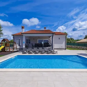 Veli Vrt By Interhome Žminj
